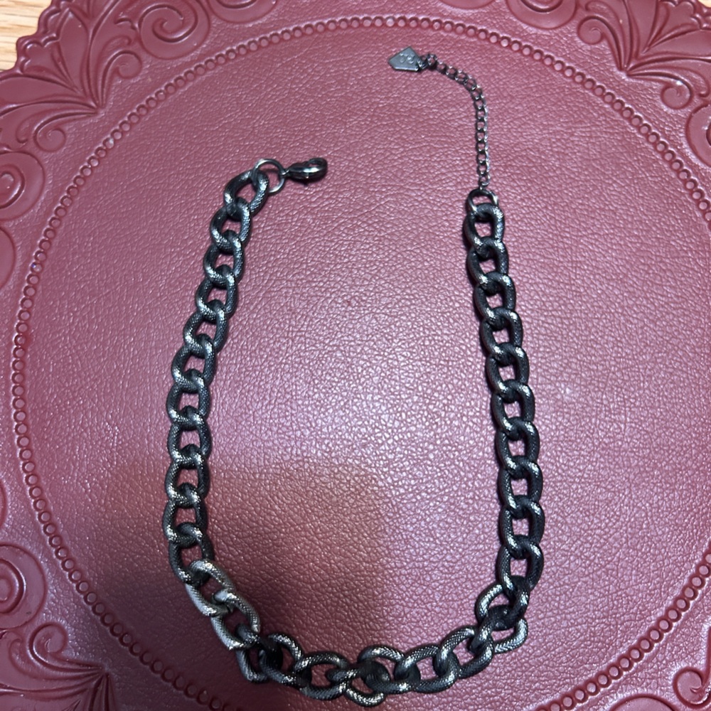Park Lane gunmetal-tone textured curb chain necklace.